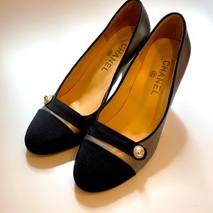 Chanel Pumps 3”—Two-Toned Black/Metalic Gray-Taupe